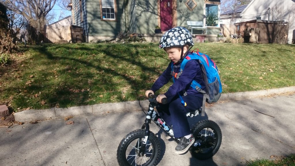 kiddimoto kask ve denge bisikleti